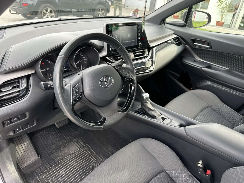 Toyota C-HR 1.8 HSD Center, снимка 11 - Автомобили и джипове - 52152239