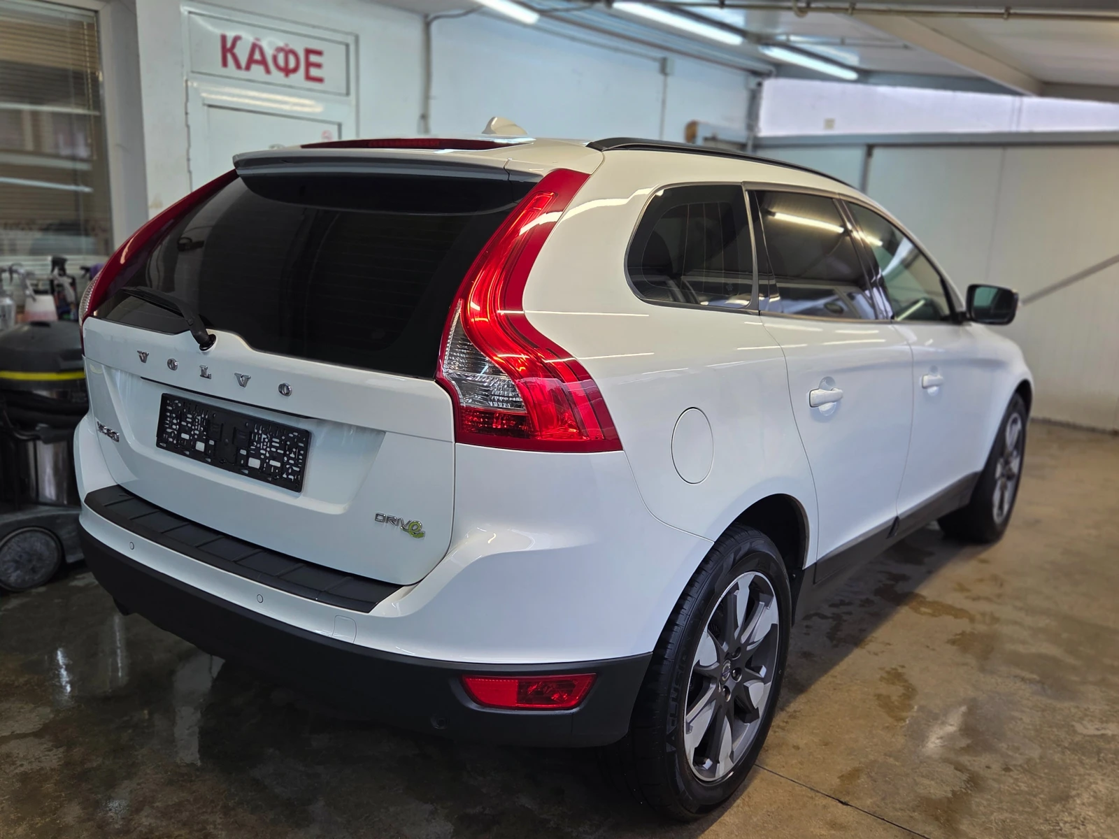 Volvo XC60 2.0D 163к.с. SUMMUM  - изображение 3