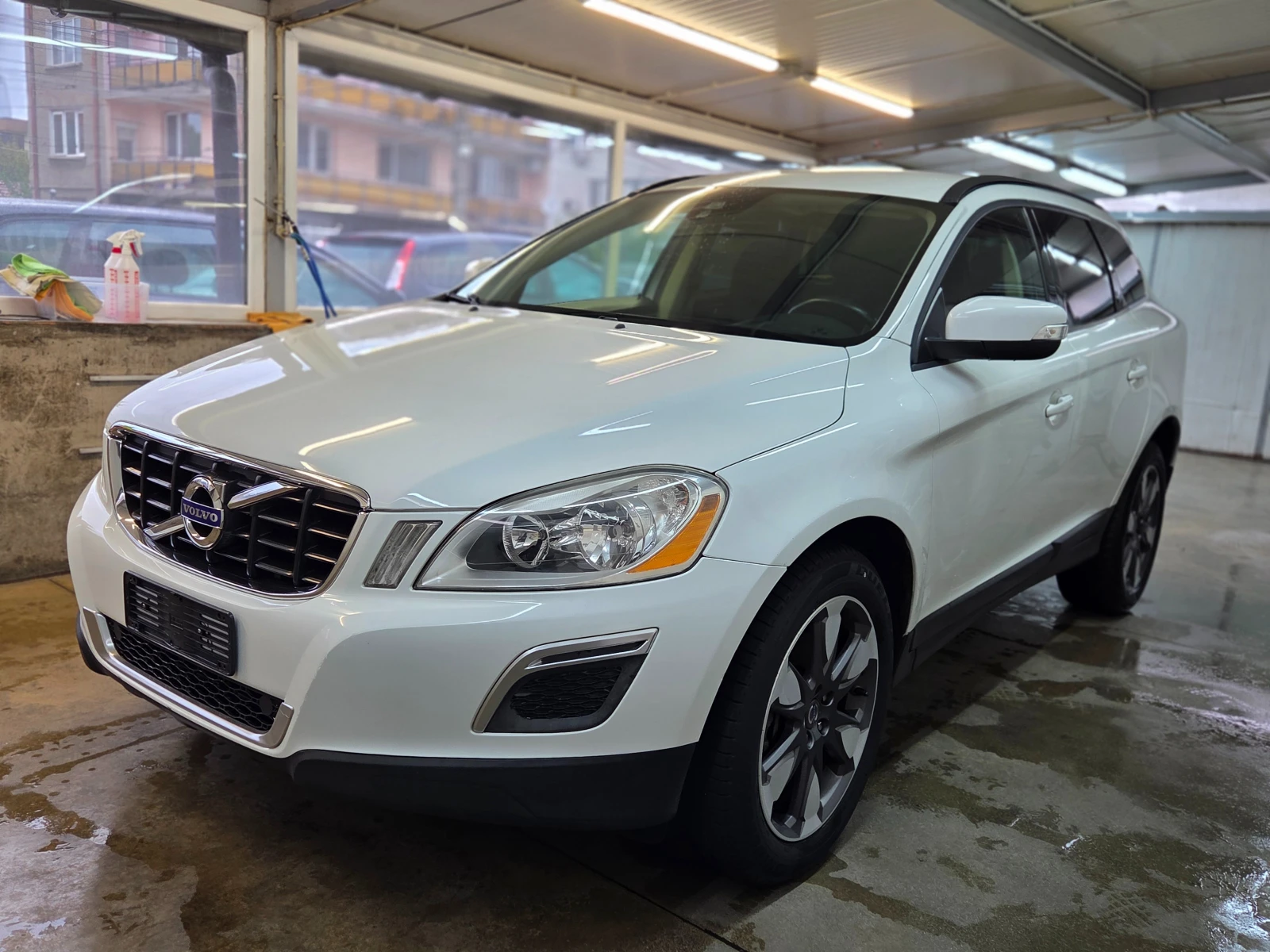 Volvo XC60 2.0D 163к.с. SUMMUM  - изображение 5