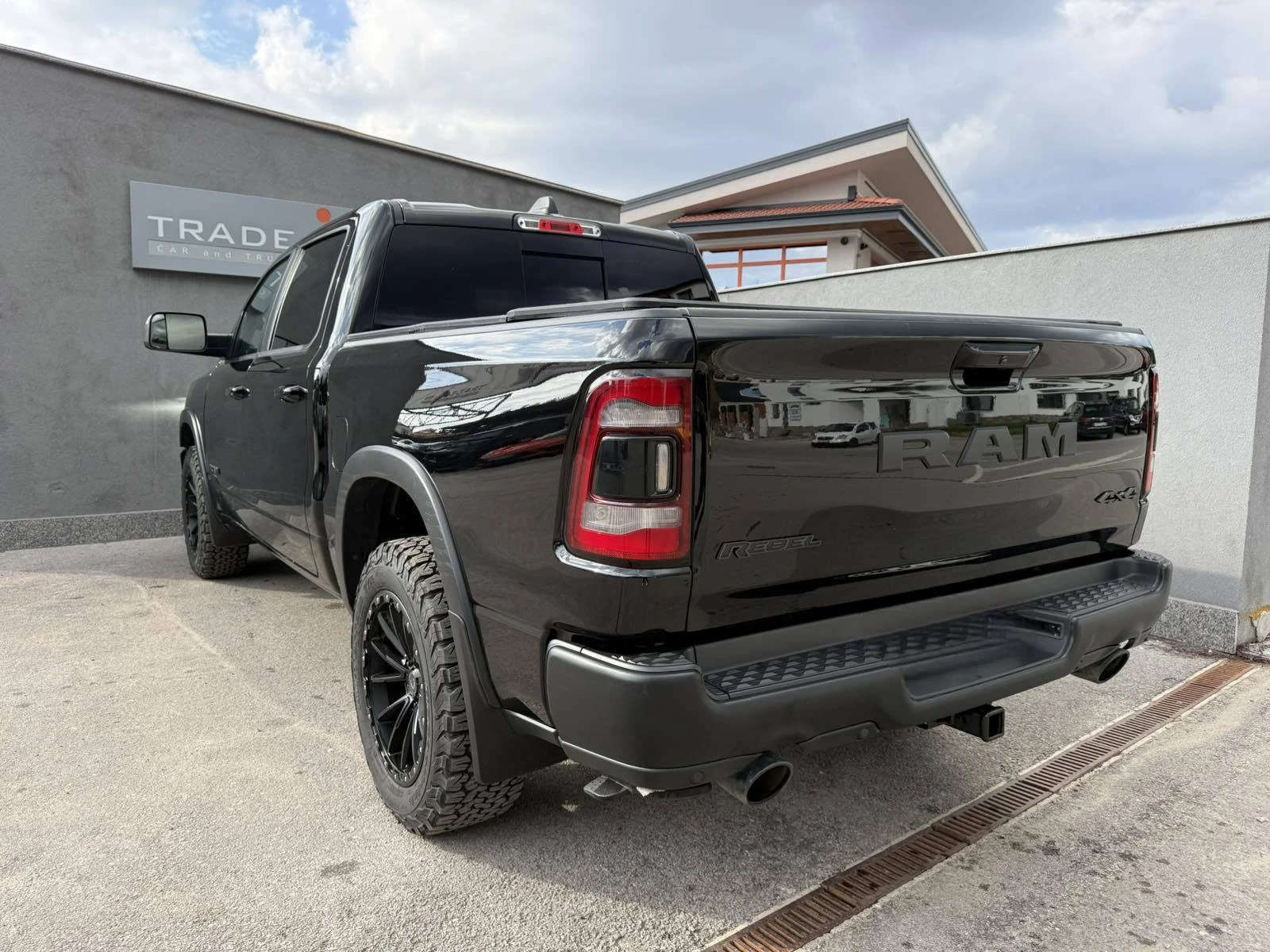 Dodge RAM 1500 5.7L V8 REBEL - изображение 6