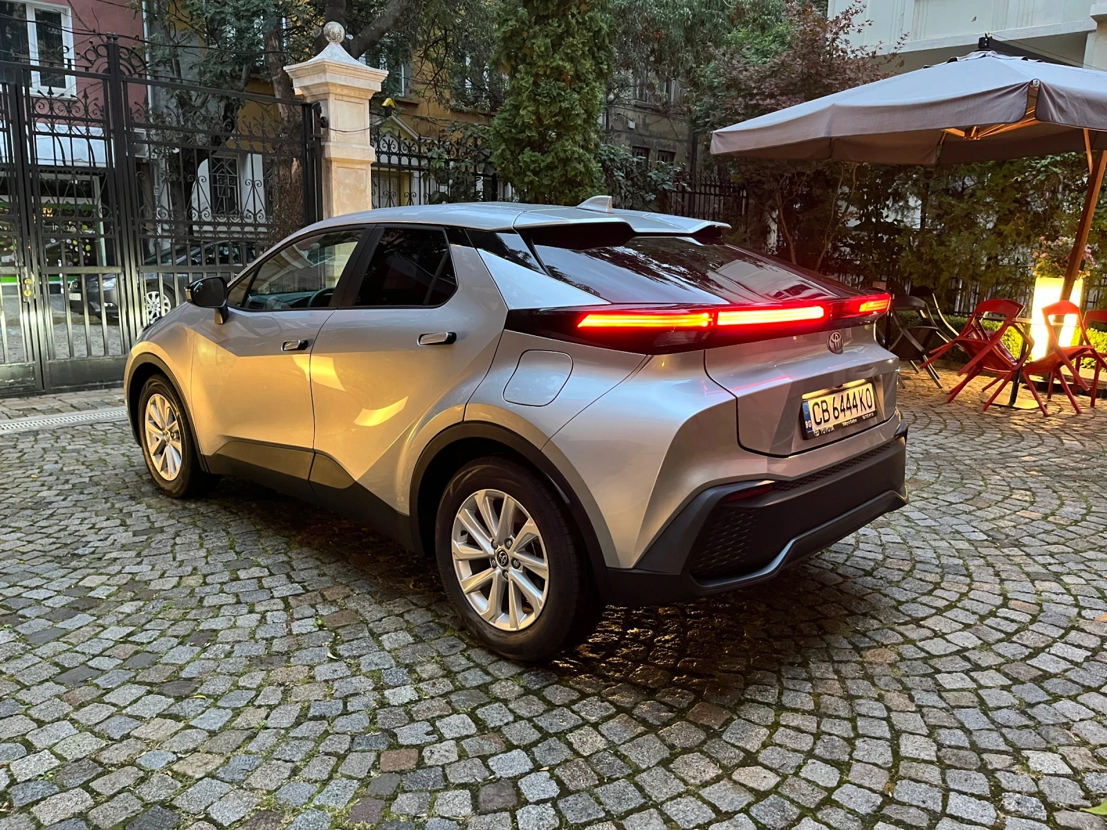 Toyota C-HR 1.8 HEV E-CVT Cult FWD - изображение 4