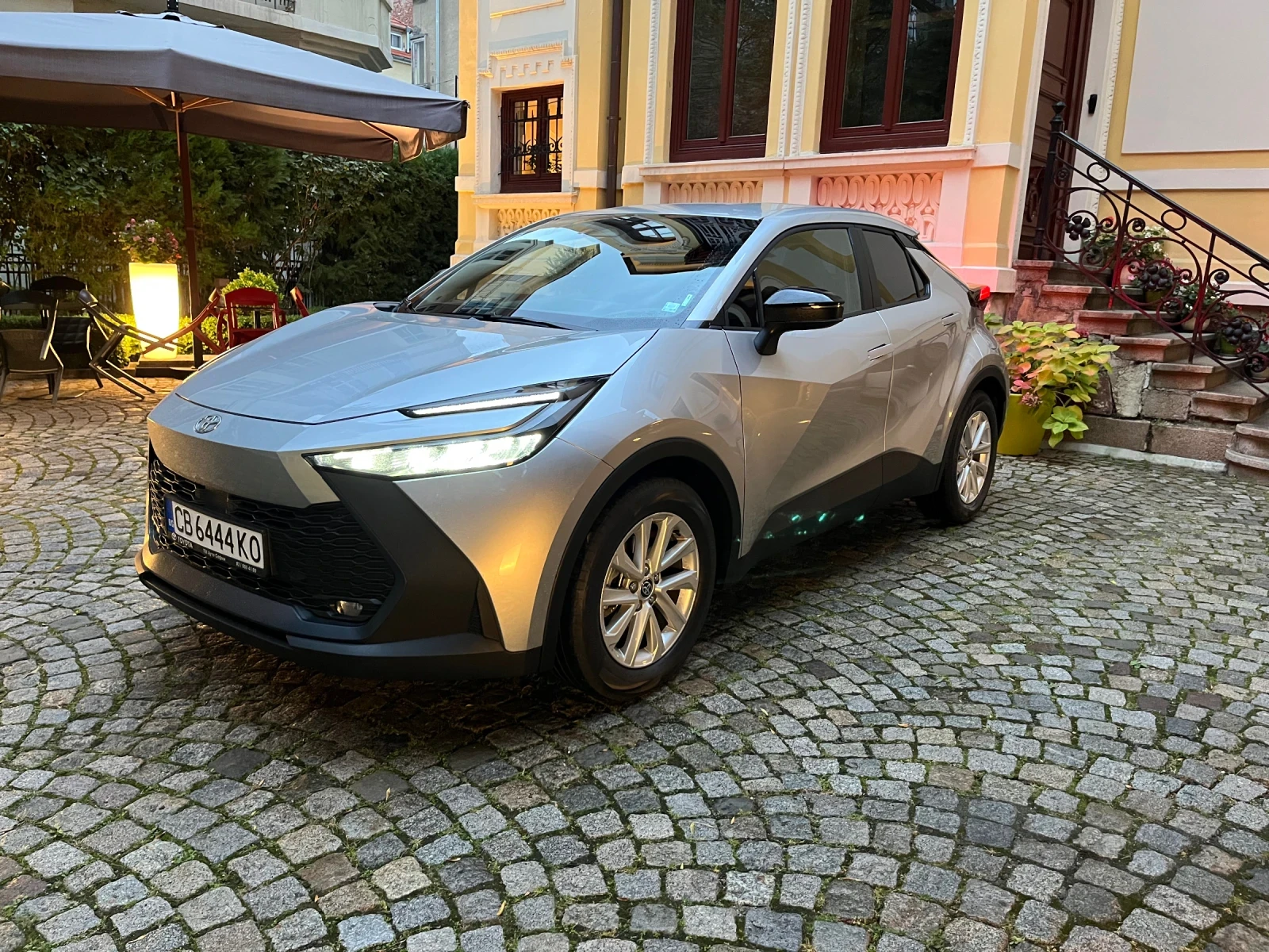 Toyota C-HR 1.8 HEV E-CVT Cult FWD - изображение 2