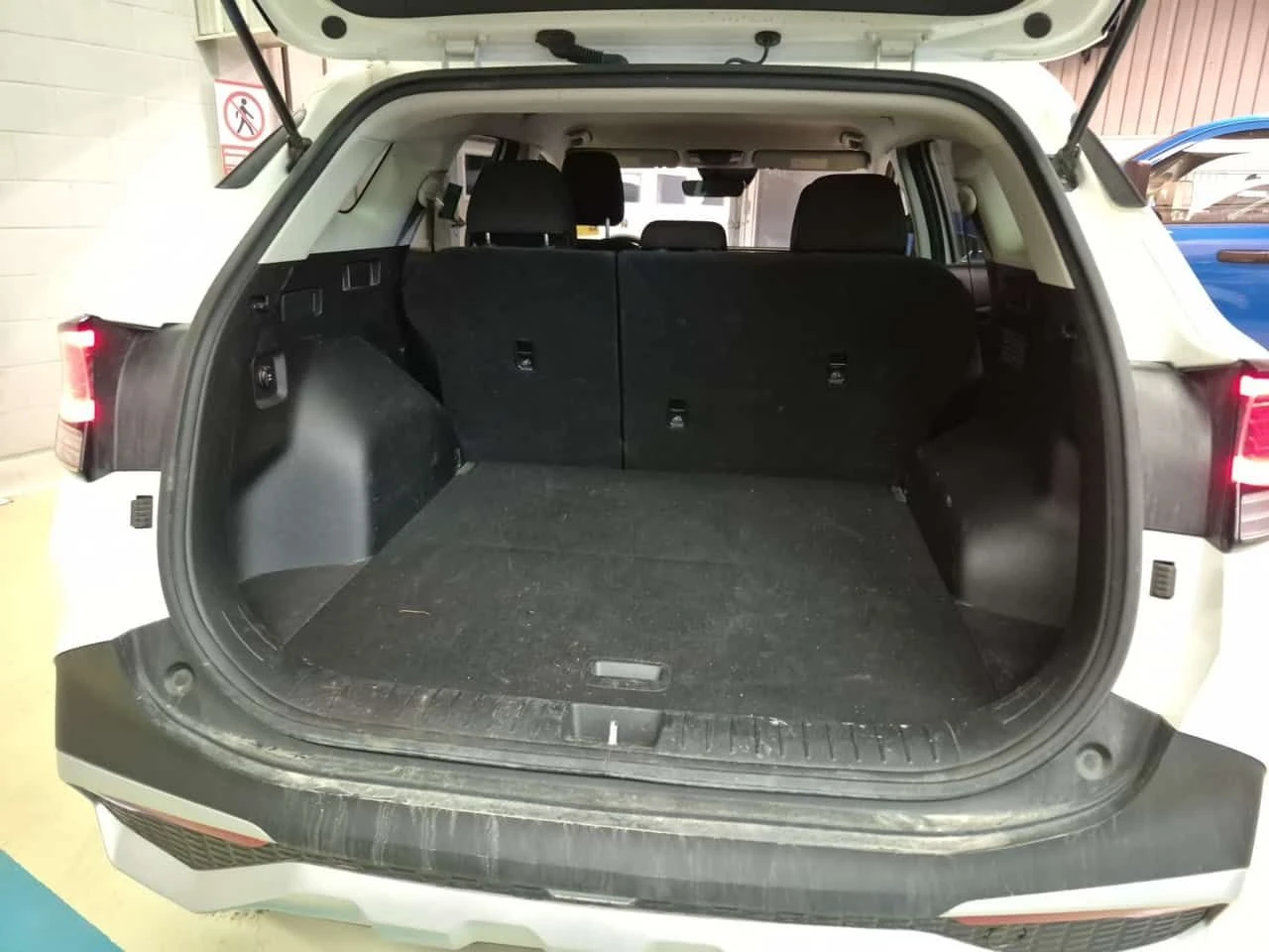 Kia Sportage LX/CARFAX/Подгрев/Памет/Задна Камера/, снимка 12 - Автомобили и джипове - 53986927