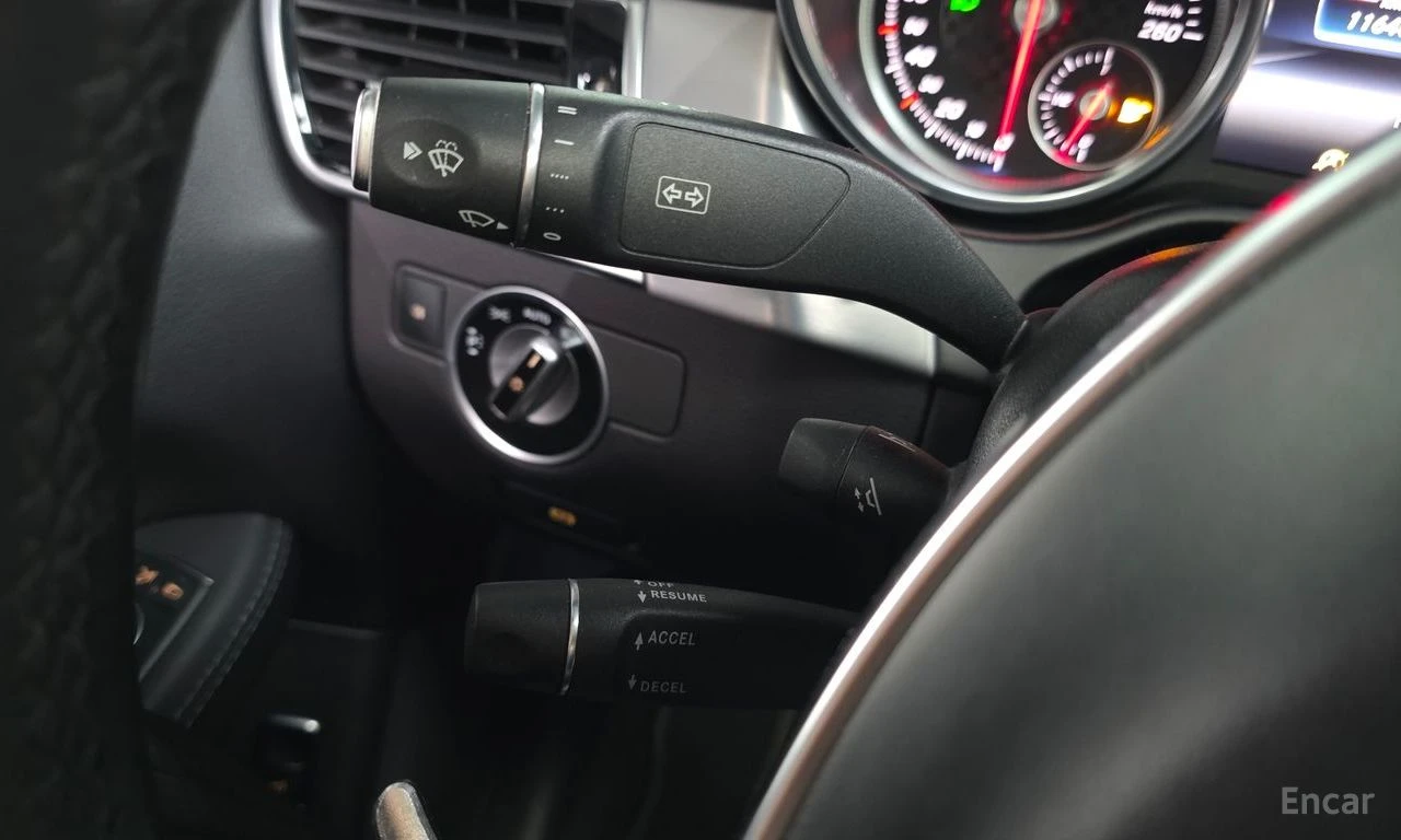 Mercedes-Benz GLE 350 AMG* PACK* HARMON* KARDON* ПОДГРЕВ* КАМЕРА* КЕЙЛЕС, снимка 7 - Автомобили и джипове - 54810788