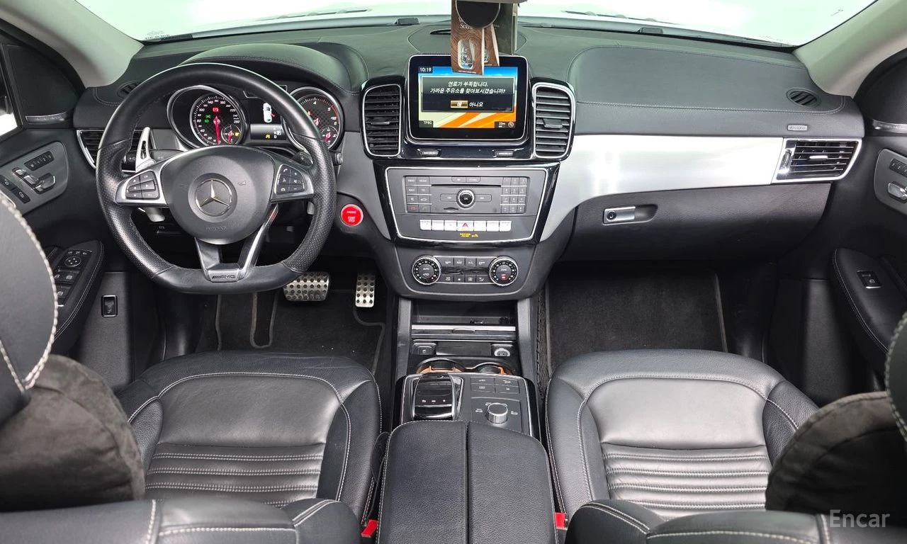Mercedes-Benz GLE 350 AMG* PACK* HARMON* KARDON* ПОДГРЕВ* КАМЕРА* КЕЙЛЕС, снимка 9 - Автомобили и джипове - 54810788