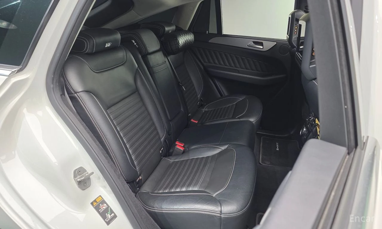 Mercedes-Benz GLE 350 AMG* PACK* HARMON* KARDON* ПОДГРЕВ* КАМЕРА* КЕЙЛЕС, снимка 15 - Автомобили и джипове - 54810788