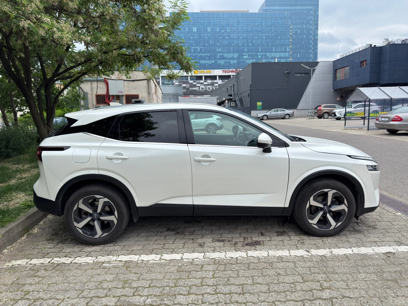 Nissan Qashqai N-Connect , снимка 8 - Автомобили и джипове - 54825550
