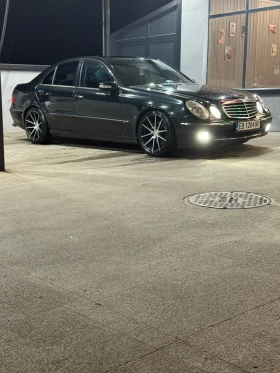  Mercedes-Benz E 320