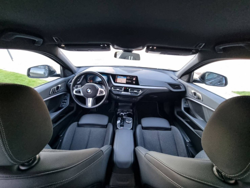 BMW 118 d * Digital Cockpit* Sport* LED* KEYLESS* AMBIENT*, снимка 9 - Автомобили и джипове - 45191910