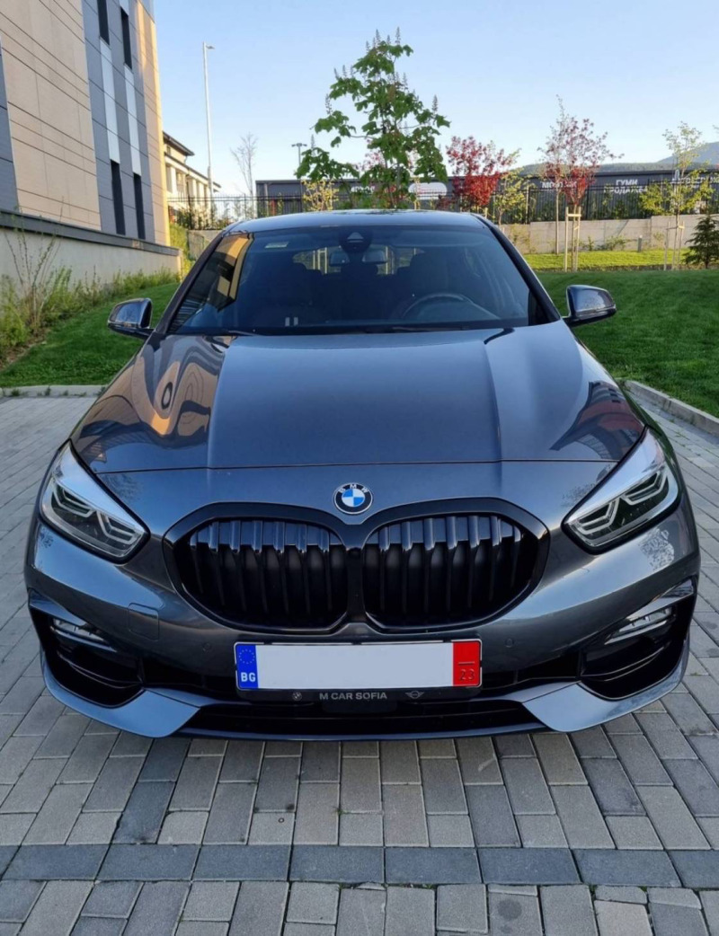 BMW 118 d * Digital Cockpit* Sport* LED* KEYLESS* AMBIENT*, снимка 1 - Автомобили и джипове - 46470789