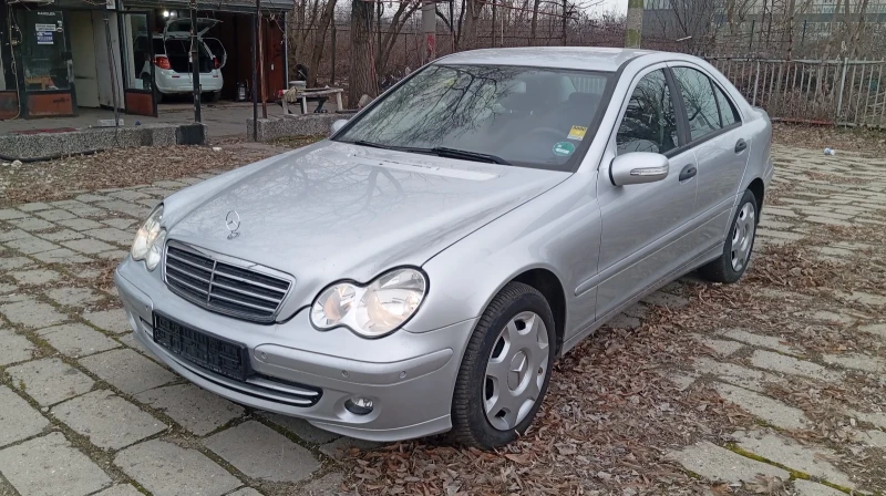 Mercedes-Benz C 180 Kompressor navi, снимка 3 - Автомобили и джипове - 49328821