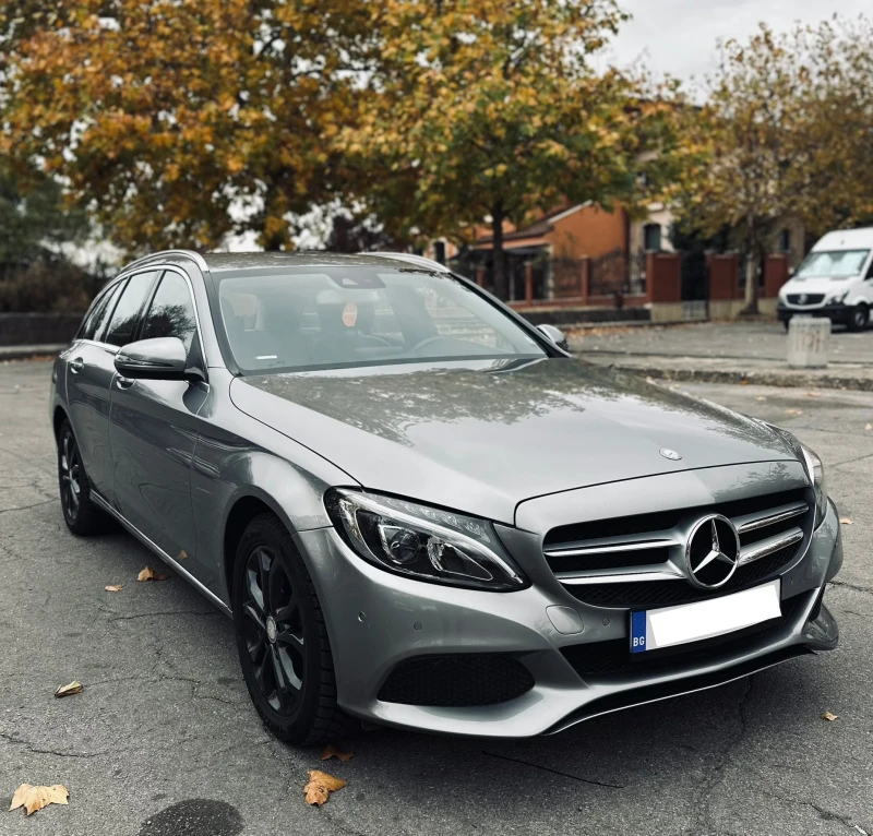 Mercedes-Benz C 220 Регистриран! Обслужен! Всичко платено!, снимка 1 - Автомобили и джипове - 49404721