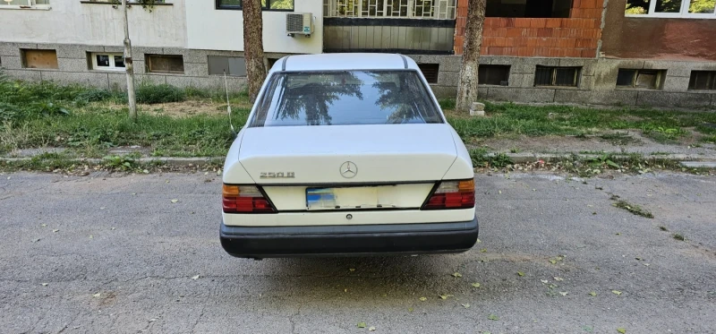 Mercedes-Benz 124, снимка 7 - Автомобили и джипове - 51537721