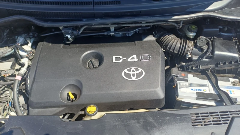 Toyota Corolla verso 2.2 136 к.с. 147000 км, снимка 11 - Автомобили и джипове - 51624570