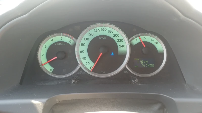 Toyota Corolla verso 2.2 136 к.с. 147000 км, снимка 9 - Автомобили и джипове - 51624570