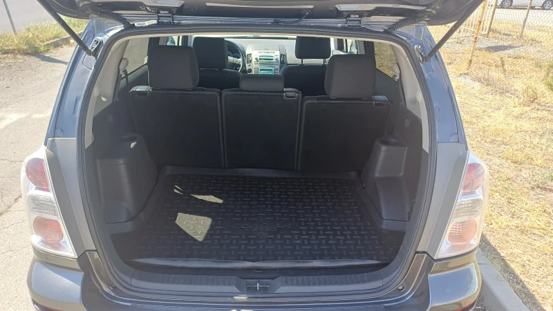 Toyota Corolla verso 2.2 136 к.с. 147000 км, снимка 6 - Автомобили и джипове - 51624570