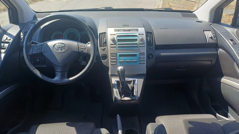 Toyota Corolla verso 2.2 136 к.с. 147000 км, снимка 7 - Автомобили и джипове - 51624570