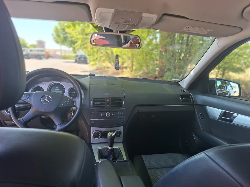 Mercedes-Benz C 220, снимка 6 - Автомобили и джипове - 51777526