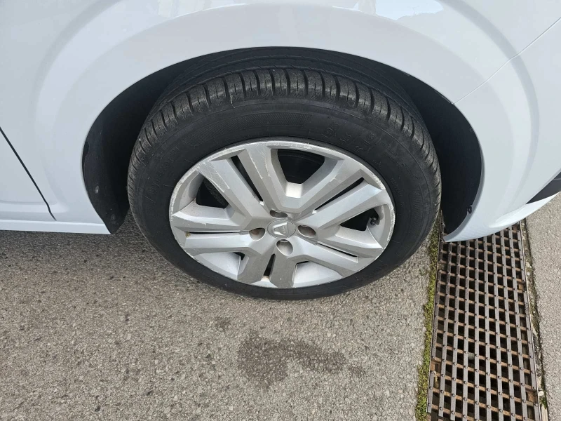 Dacia Sandero 1.0 TCe 100 LPG, снимка 14 - Автомобили и джипове - 52331897