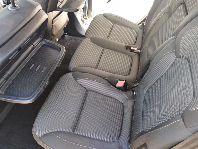 Renault Scenic 1.5 DCi, снимка 11 - Автомобили и джипове - 52725820