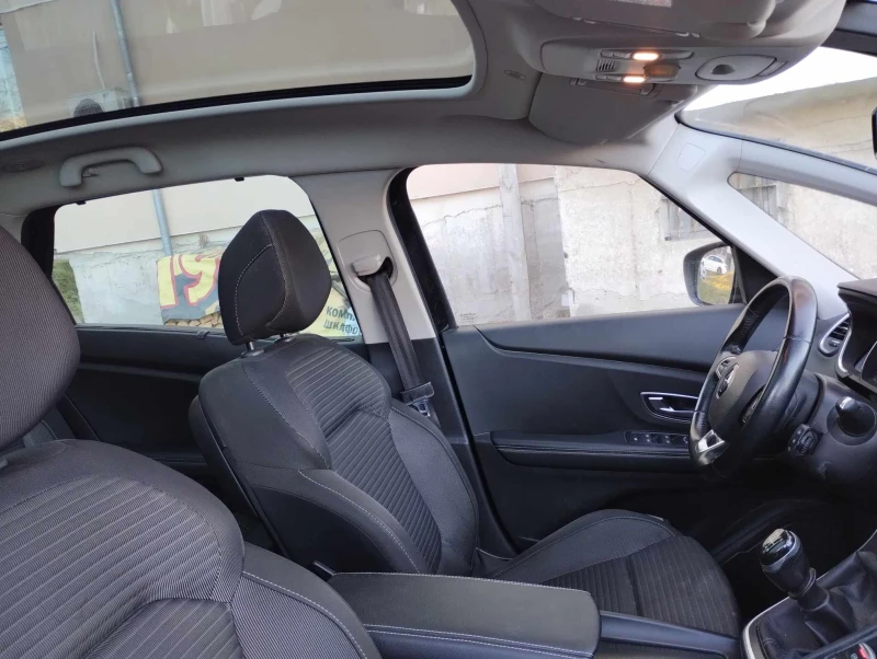 Renault Scenic 1.5 DCi, снимка 15 - Автомобили и джипове - 52725820