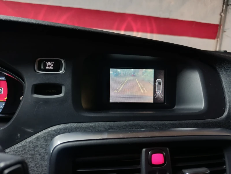 Volvo V40, снимка 9 - Автомобили и джипове - 52859270