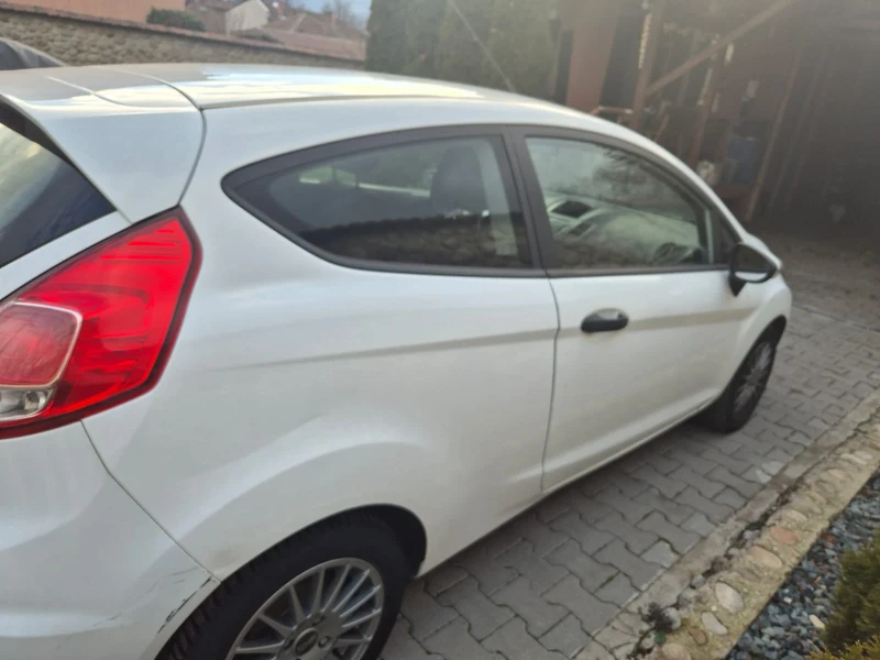 Ford Fiesta 1.25 82 hp ГАЗ-EURO 6B , снимка 4 - Автомобили и джипове - 52990544