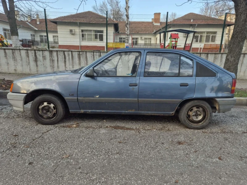Opel Kadett 96000км РЕАЛНИ ! ТОП СЪСТОЯНИЕ !!!!, снимка 4 - Автомобили и джипове - 53144802