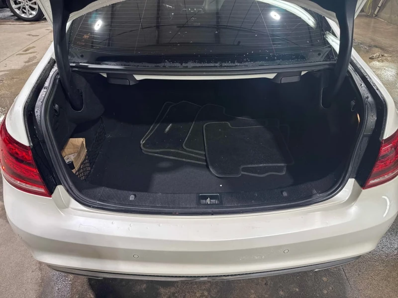 Mercedes-Benz E 350 CARFAX, снимка 11 - Автомобили и джипове - 53284308