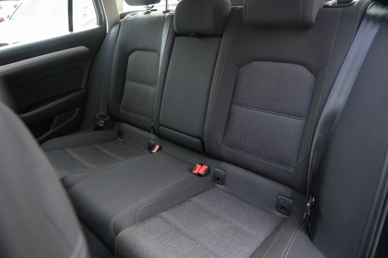 VW Passat, снимка 10 - Автомобили и джипове - 53482799