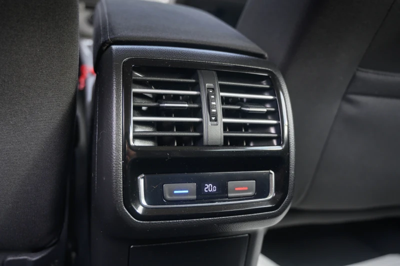 VW Passat, снимка 8 - Автомобили и джипове - 53482799