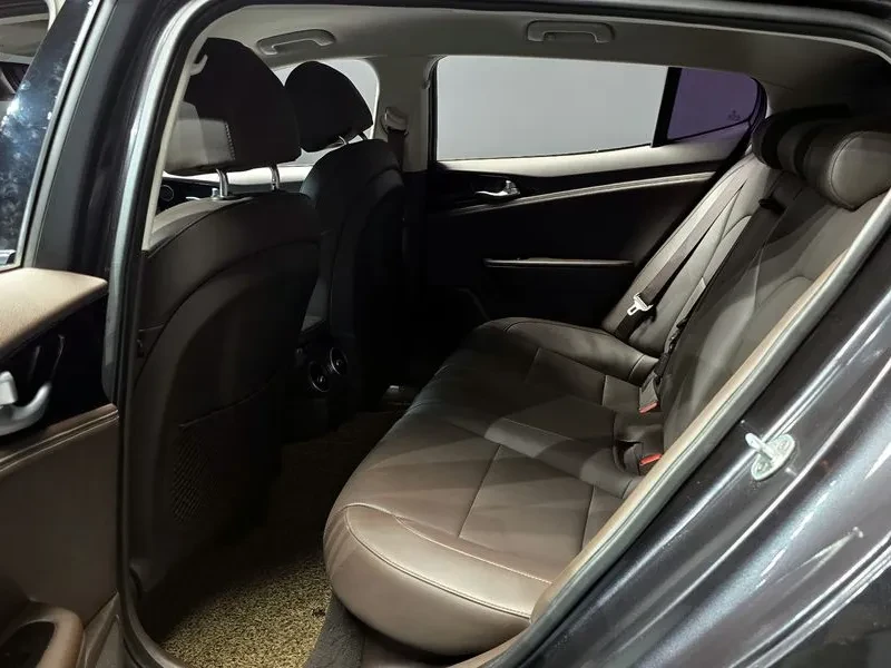 Kia Stinger, снимка 13 - Автомобили и джипове - 52559439