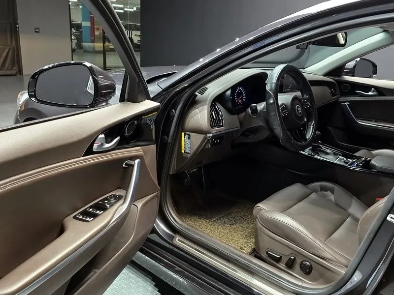 Kia Stinger, снимка 11 - Автомобили и джипове - 52559439