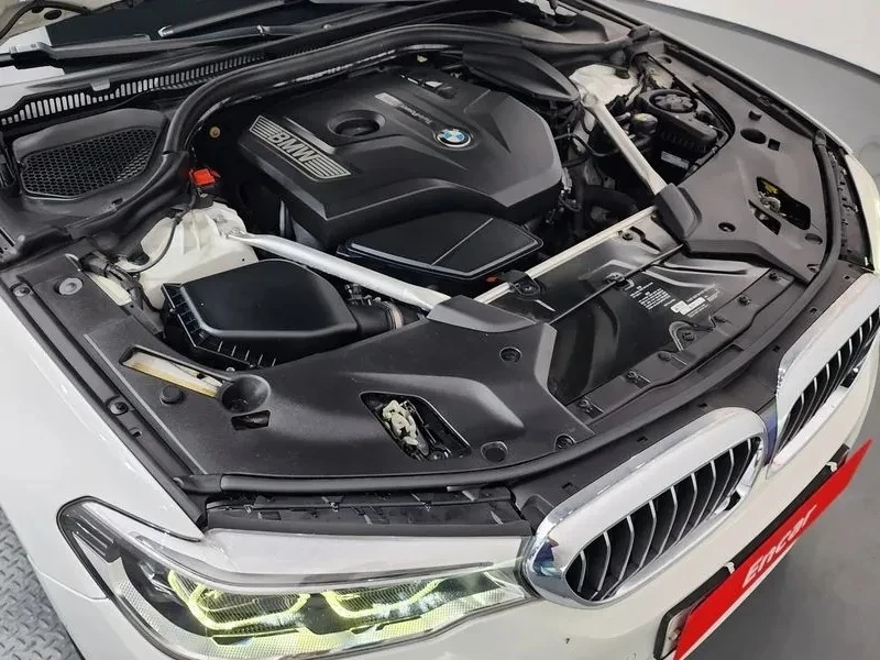 BMW 530 | АВТОФИНАНСИРАНЕ | ФИКСИРАНА ЦЕНА ДО БЪЛГАРИЯ, снимка 15 - Автомобили и джипове - 55153252