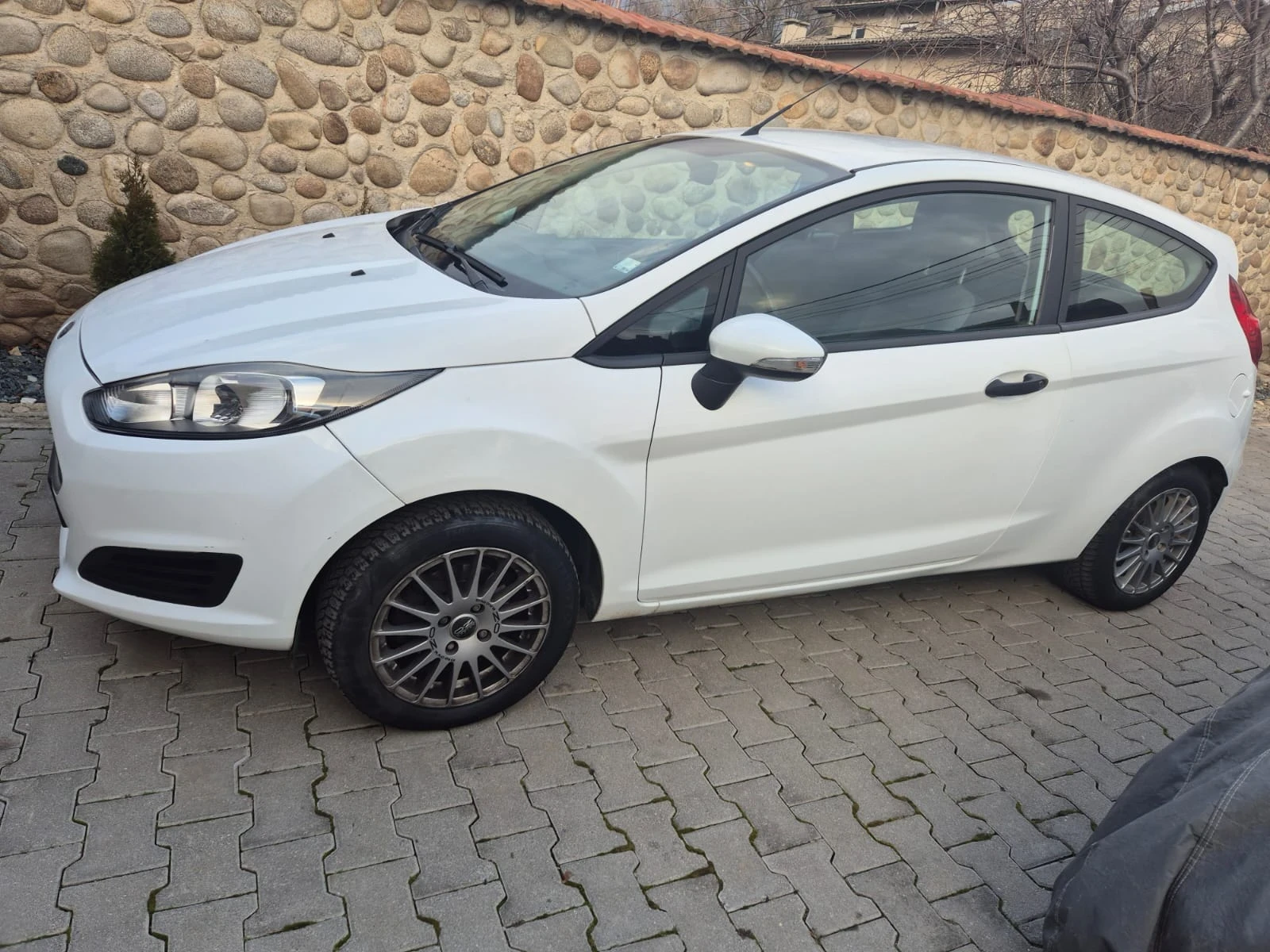Ford Fiesta 1.25 82 hp ГАЗ-EURO 6B  - изображение 3