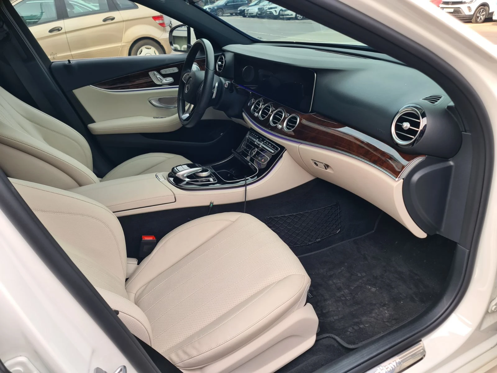 Mercedes-Benz E 300 | Mobile.bg � ����������� 11