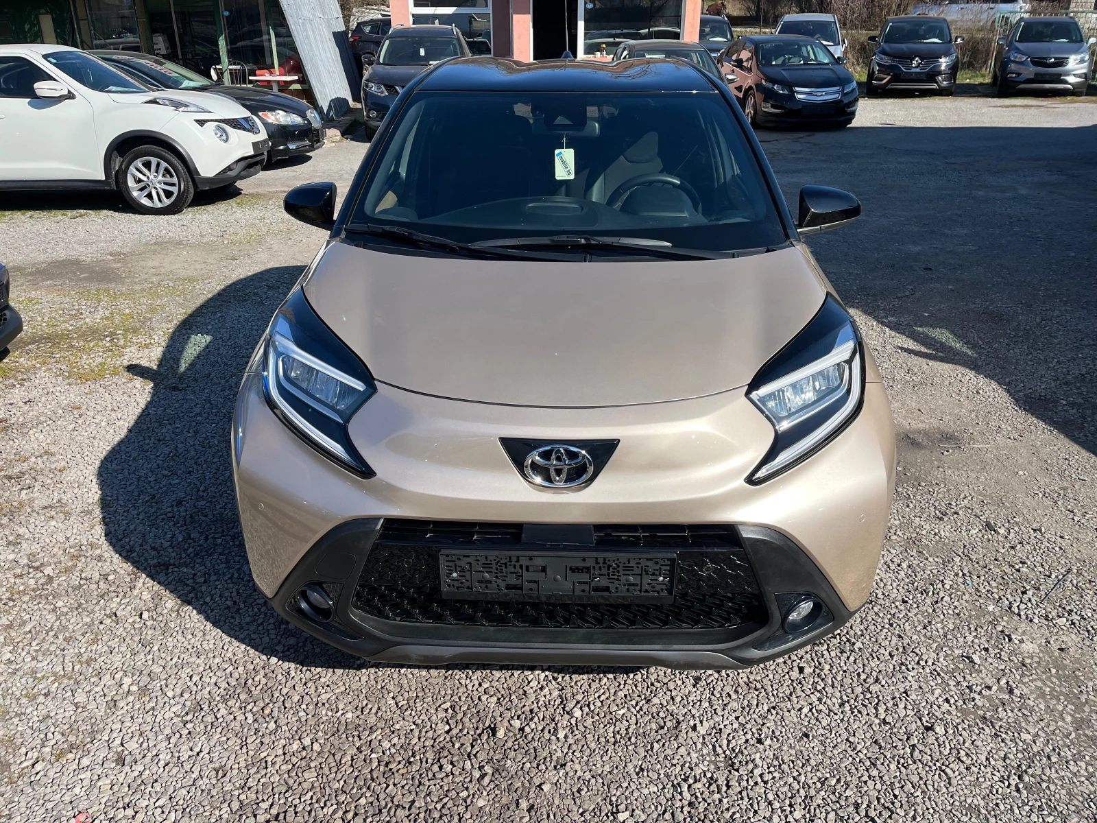 Toyota Aygo 1.0 vvti x fuul, снимка 2 - Автомобили и джипове - 53822810