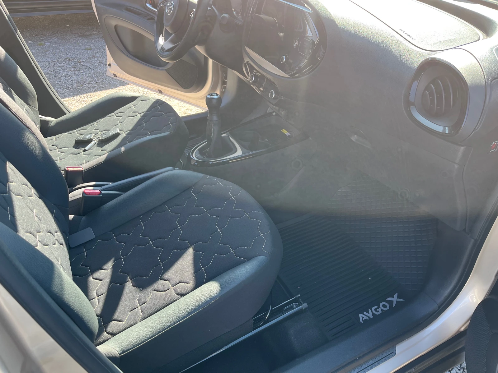 Toyota Aygo 1.0 vvti x fuul, снимка 10 - Автомобили и джипове - 53822810