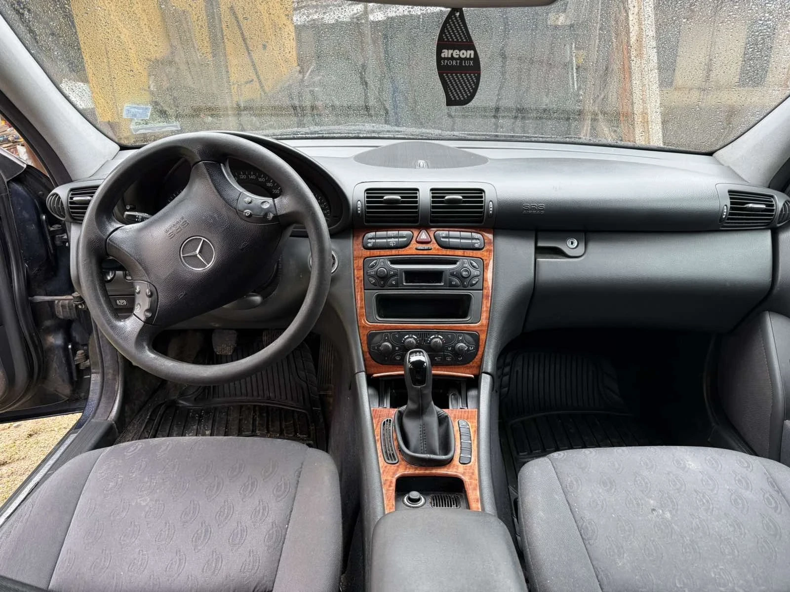 Mercedes-Benz C 200, снимка 7 - Автомобили и джипове - 54015116