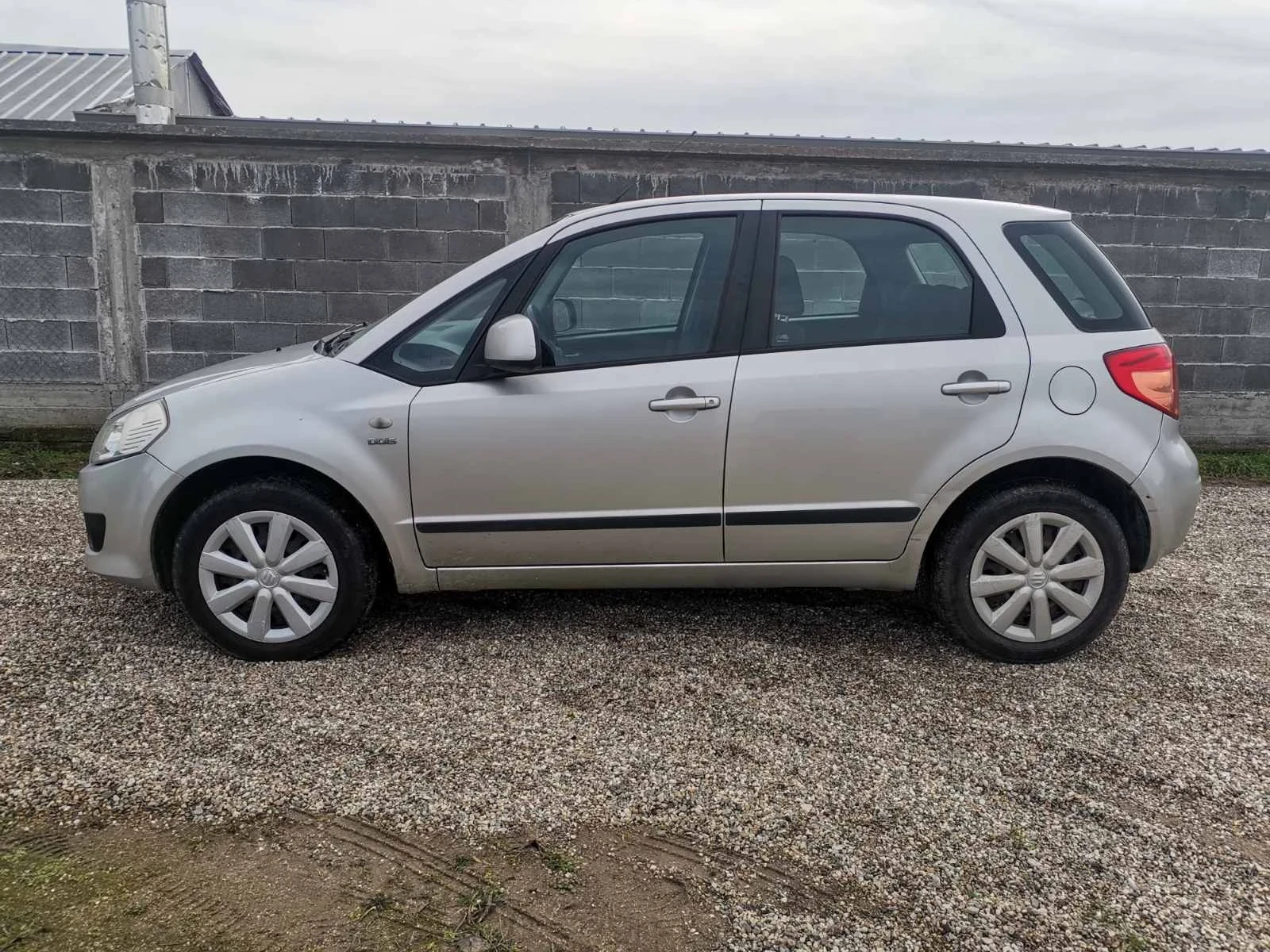 Suzuki SX4 1.6 DDIS, снимка 3 - Автомобили и джипове - 54033417