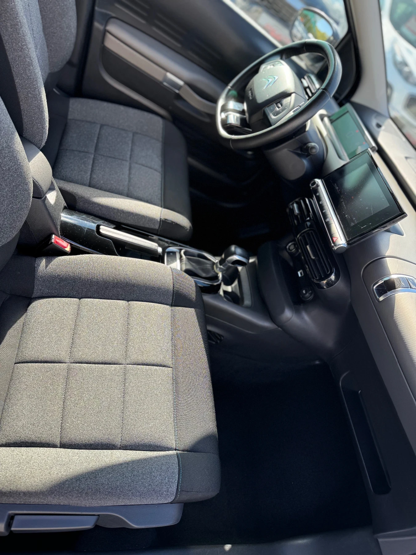 Citroen C4 Cactus 1.5Blue-HDi Shine Avtomatik Navi , снимка 13 - Автомобили и джипове - 54674354