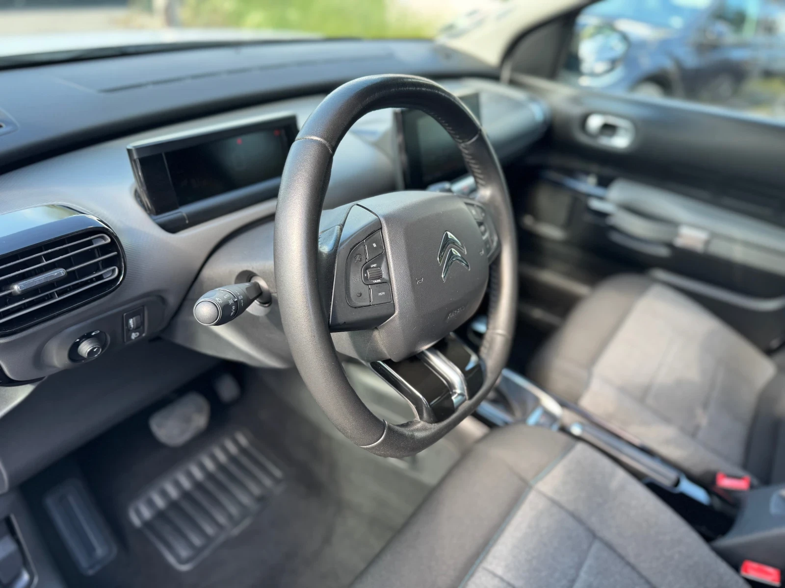 Citroen C4 Cactus 1.5Blue-HDi Shine Avtomatik Navi , снимка 12 - Автомобили и джипове - 54674354