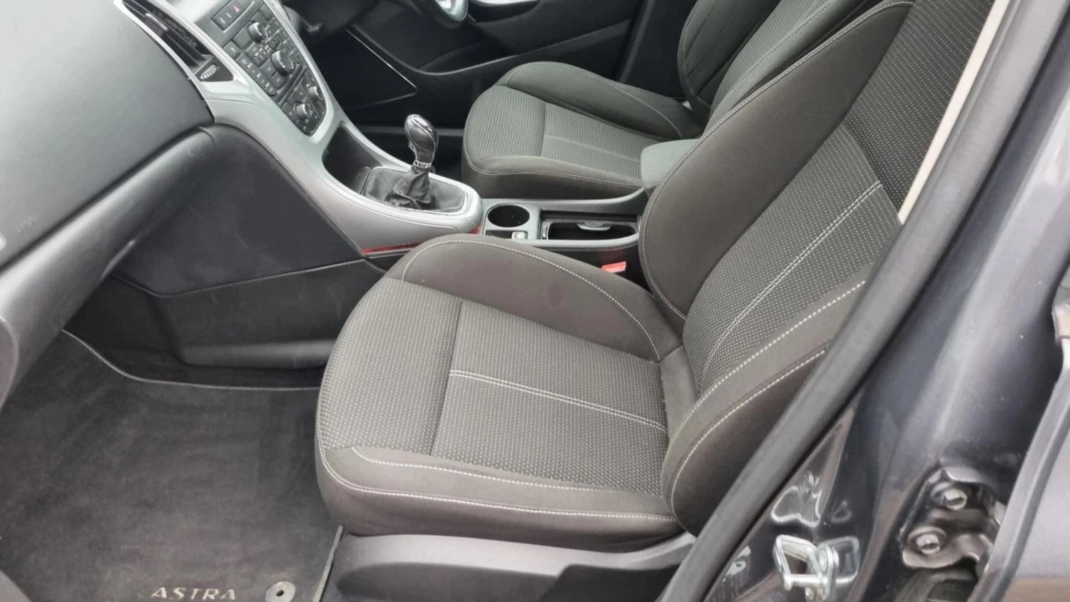 Opel Astra 1.6i 16V SRI, снимка 9 - Автомобили и джипове - 54140208