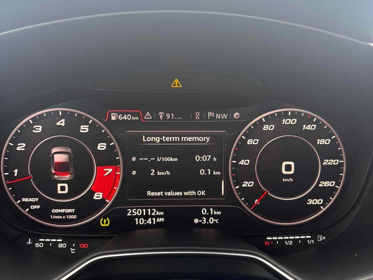 Audi Tt 2.0T QUATTRO * ДИГИТАЛЕН КИЛОМЕТРАЖ* ПОДГРЕВИ* , снимка 8 - Автомобили и джипове - 54146138