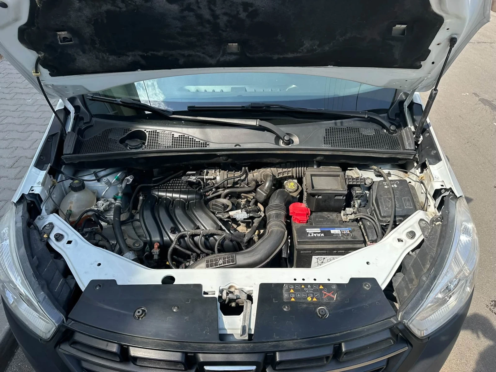 Dacia Dokker Фабрична ГАЗ, снимка 10 - Автомобили и джипове - 56159351
