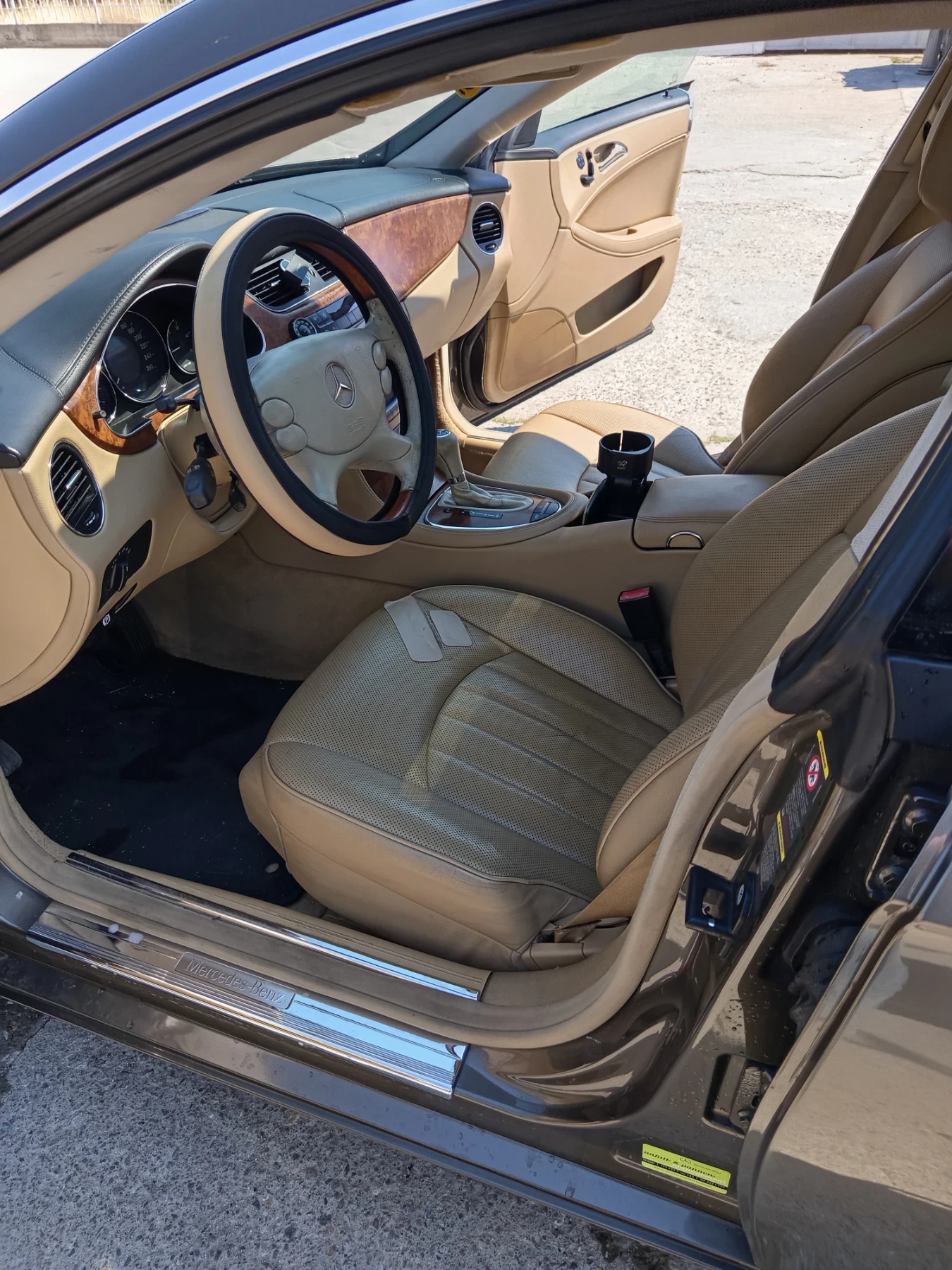 Mercedes-Benz CLS 320, снимка 3 - Автомобили и джипове - 56209377