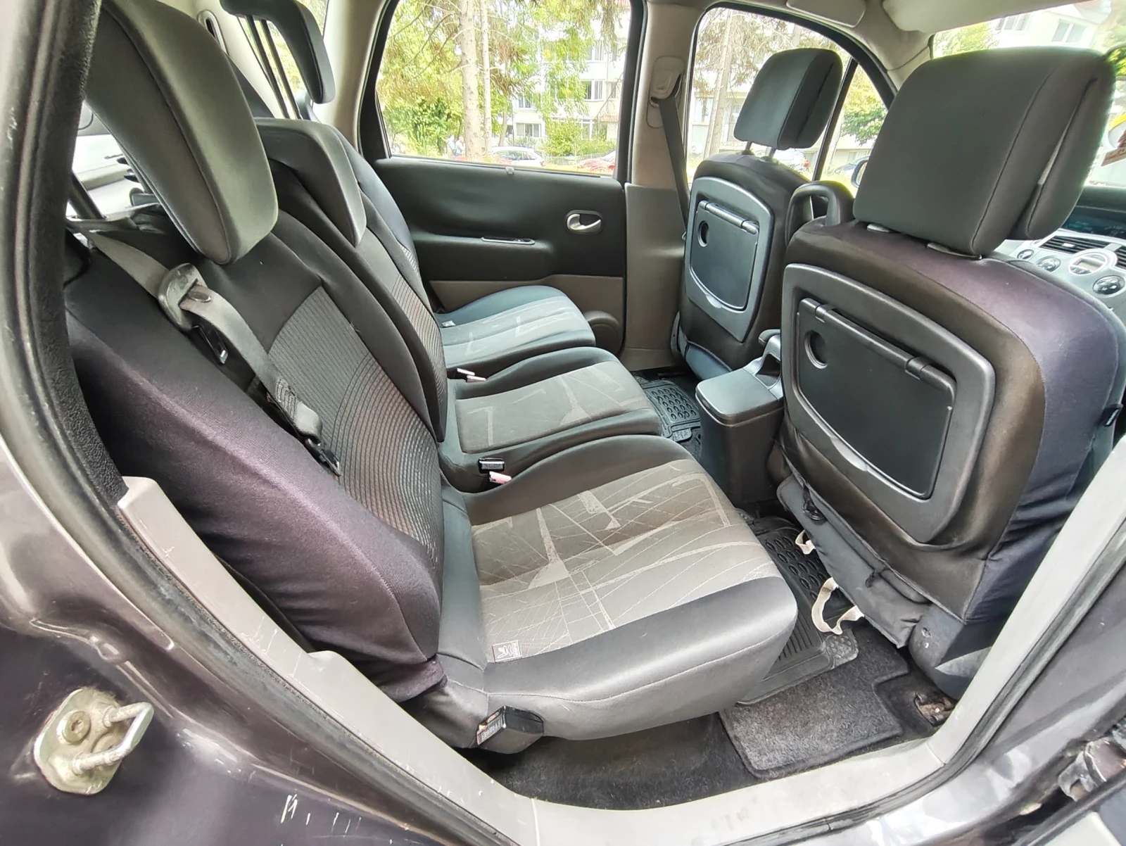 Renault Scenic, снимка 4 - Автомобили и джипове - 56254360