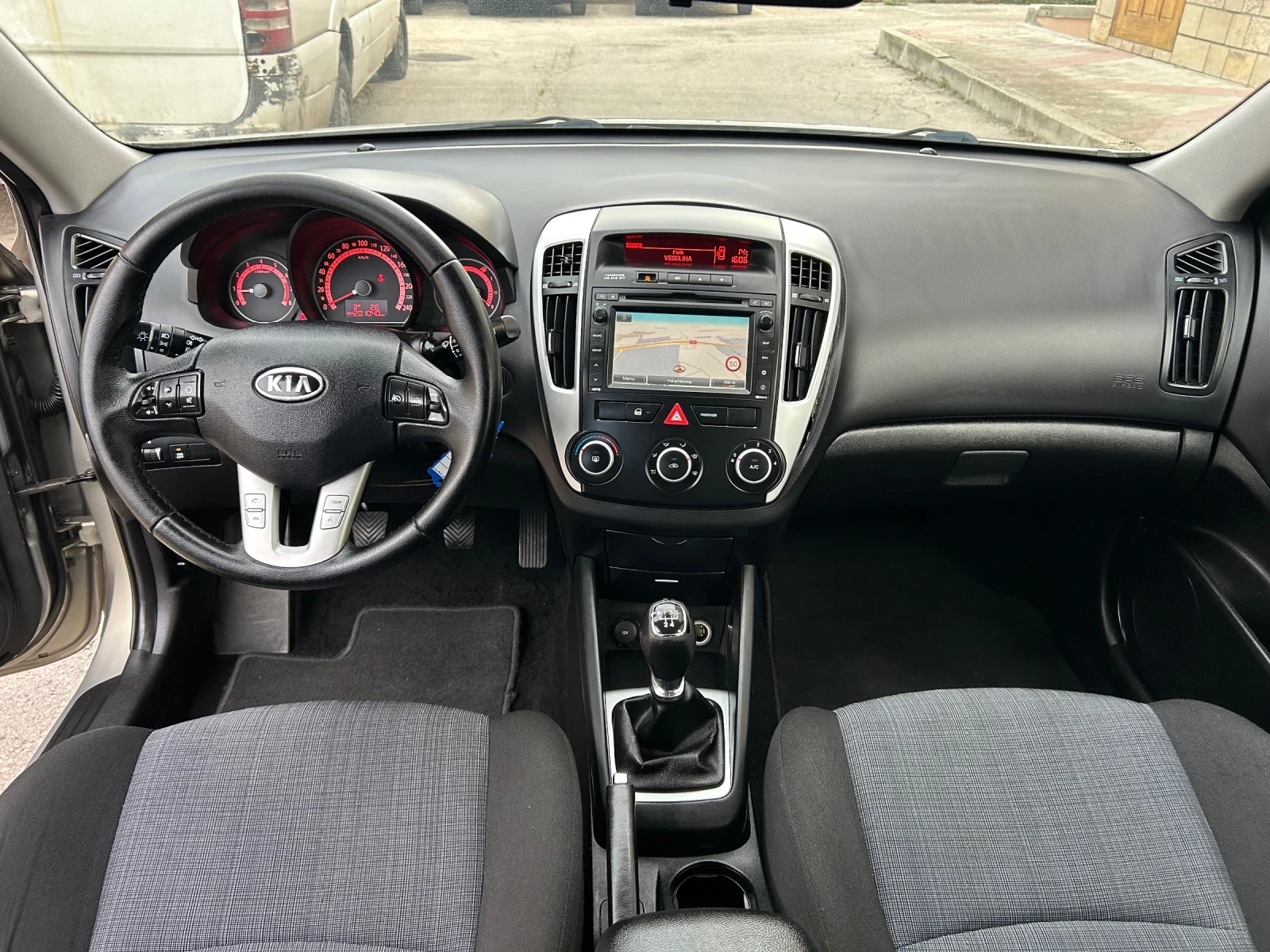 Kia Ceed 1.4CVVi   НАВИГАЦИЯ, снимка 9 - Автомобили и джипове - 56522832