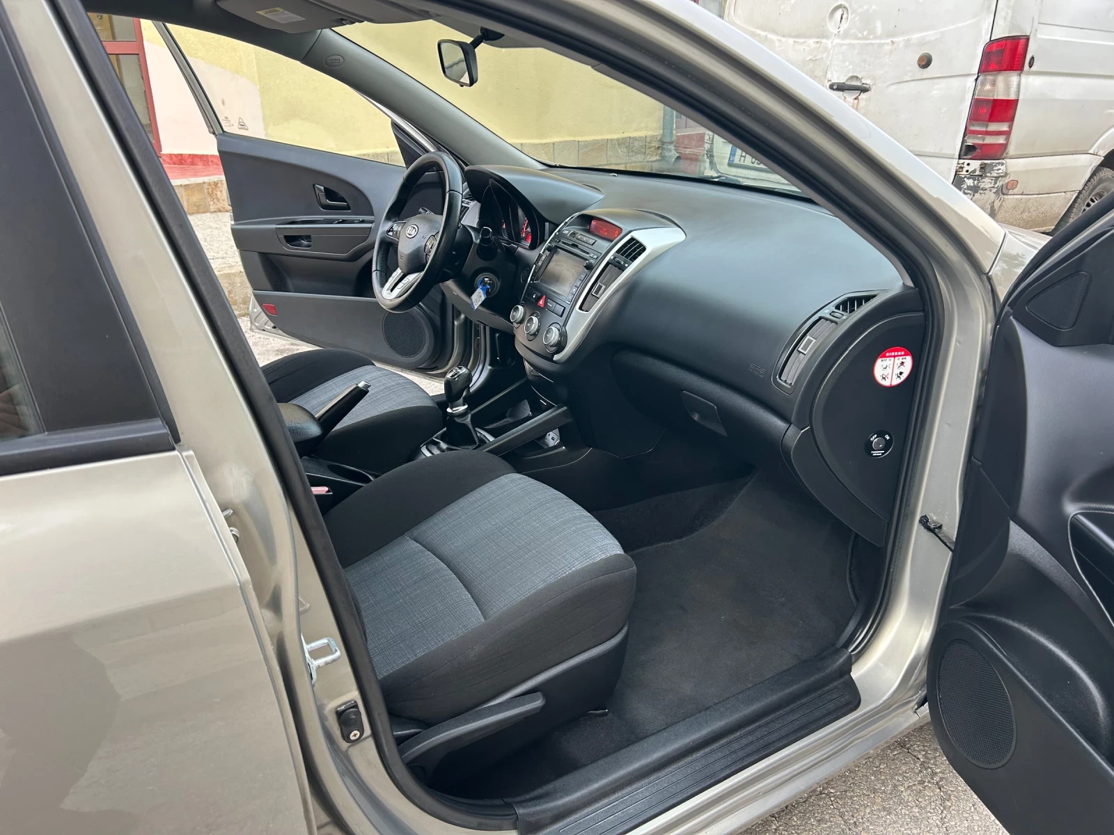 Kia Ceed 1.4CVVi   НАВИГАЦИЯ, снимка 10 - Автомобили и джипове - 56522832