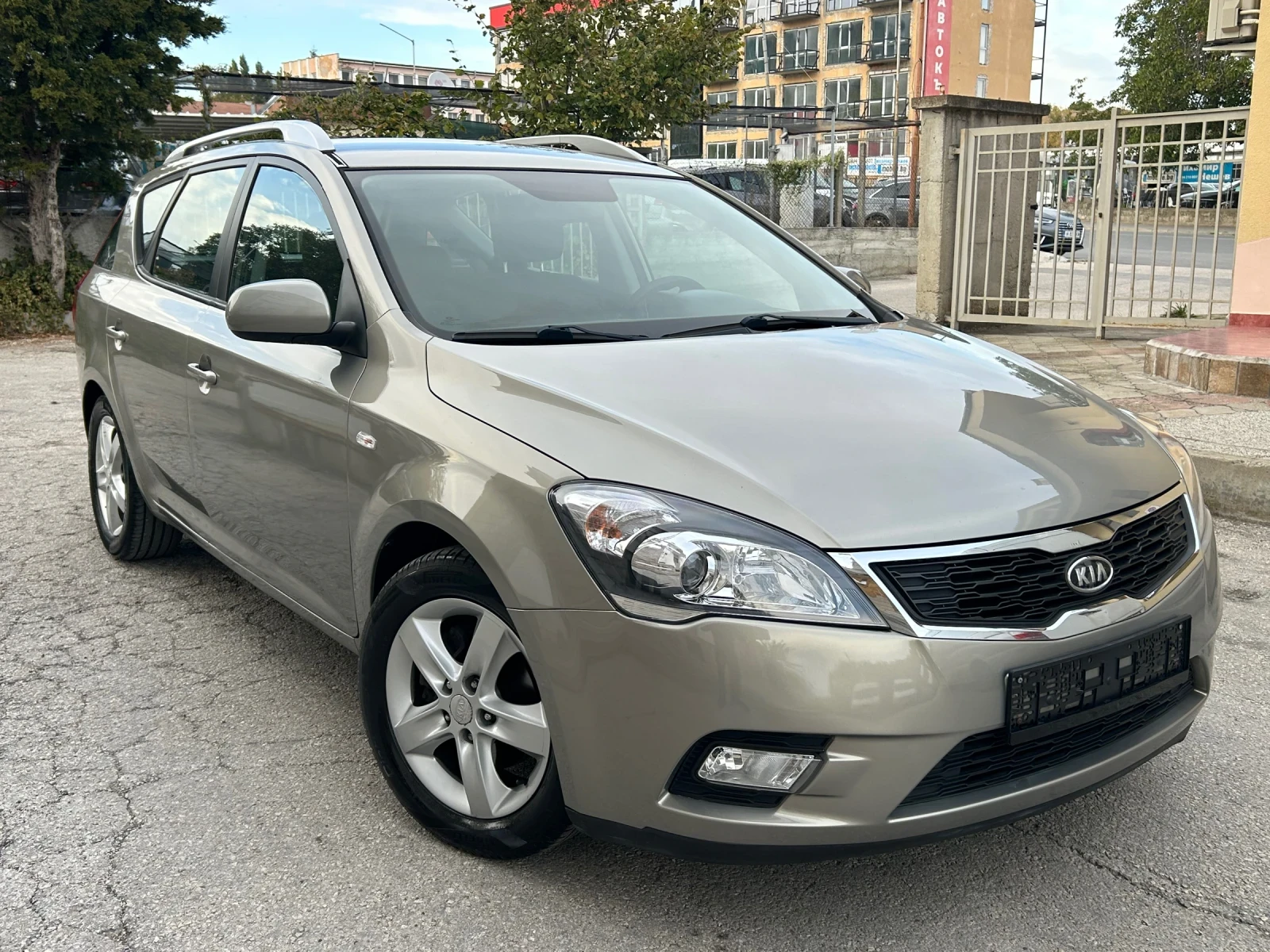 Kia Ceed 1.4CVVi   НАВИГАЦИЯ, снимка 3 - Автомобили и джипове - 56522832